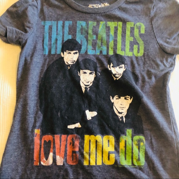 The Beatles “Love Me Do” Graphic T-shirt - Picture 5 of 5